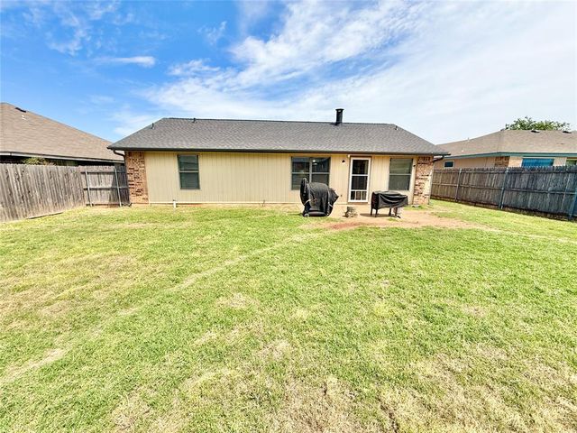 121 Bellgate Drive, Yukon, OK 73099