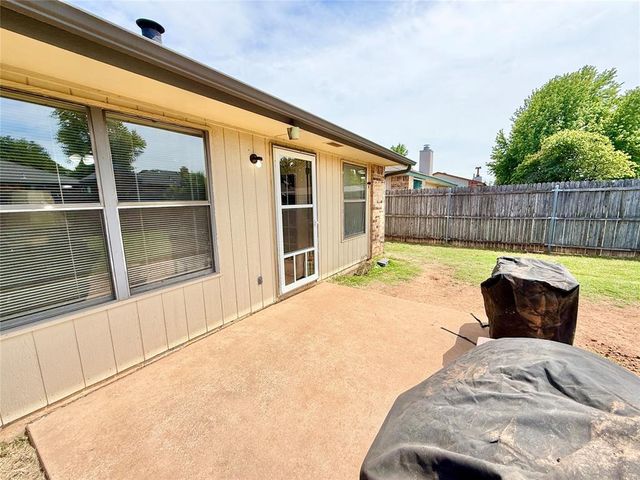 121 Bellgate Drive, Yukon, OK 73099