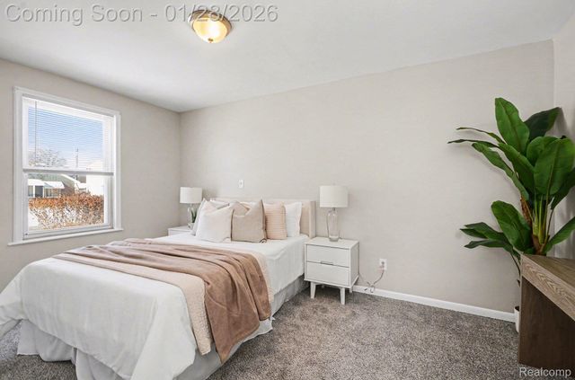 25034 Comfort, Center Line, MI 48015