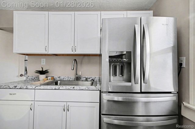 25034 Comfort, Center Line, MI 48015