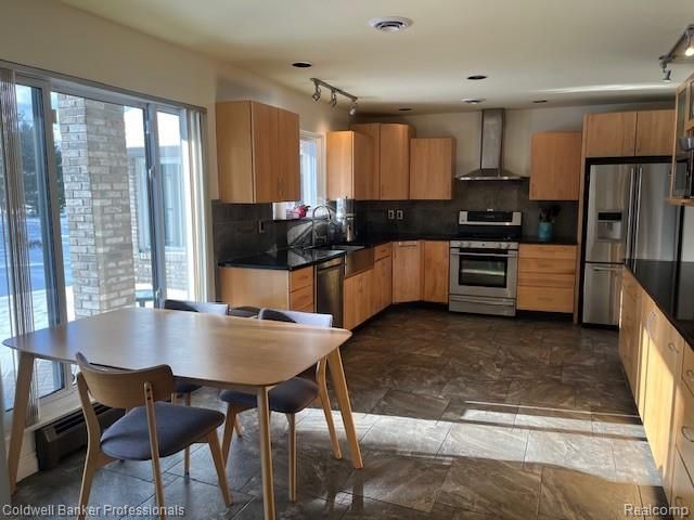 3972 Chevron Drive, Highland Charter Township, MI 48356