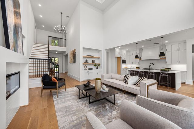 8033 Ridgeview Drive, Houston, TX 77055