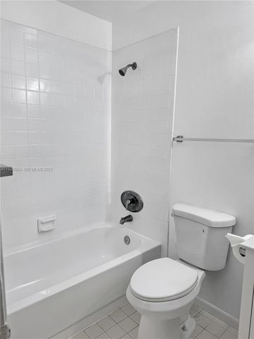 10313 NW 8th St 205, Pembroke Pines, FL 33026