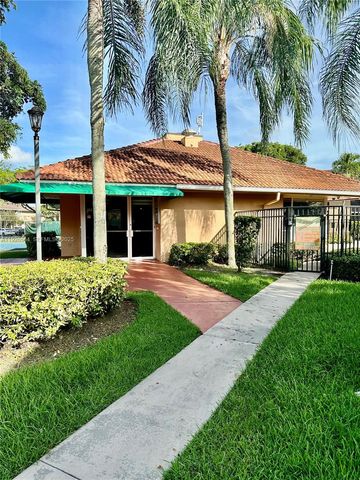 10313 NW 8th St 205, Pembroke Pines, FL 33026