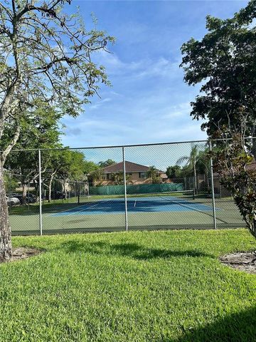 10313 NW 8th St 205, Pembroke Pines, FL 33026