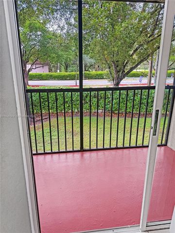 10313 NW 8th St 205, Pembroke Pines, FL 33026