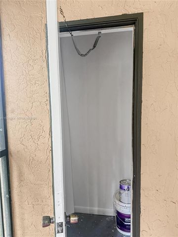 10313 NW 8th St 205, Pembroke Pines, FL 33026