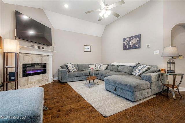 8783 Lezlarken Lane, Olive Branch, MS 38654