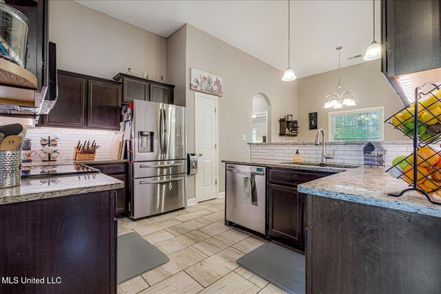 8783 Lezlarken Lane, Olive Branch, MS 38654