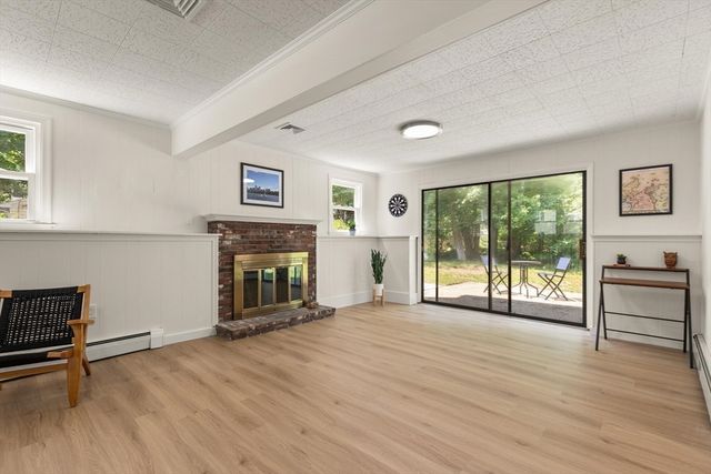 35 Rustic Dr, Weymouth, MA 02190