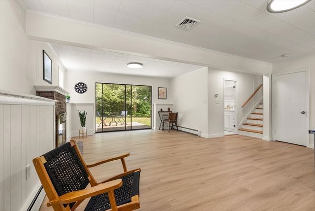 35 Rustic Dr, Weymouth, MA 02190