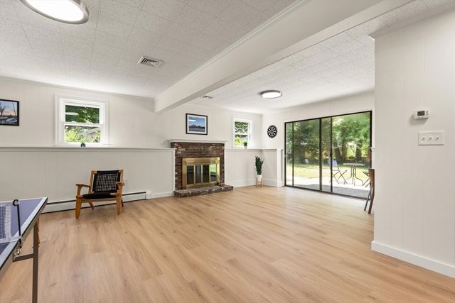 35 Rustic Dr, Weymouth, MA 02190