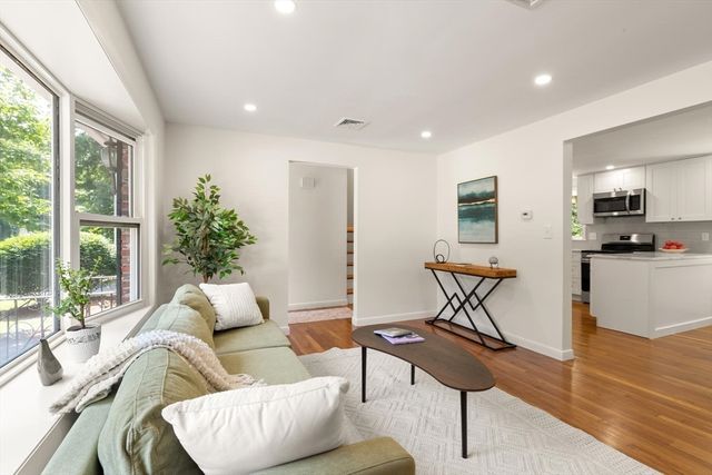 35 Rustic Dr, Weymouth, MA 02190