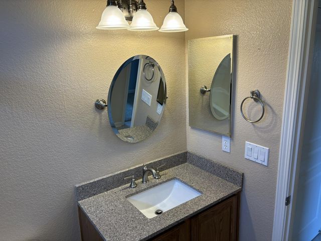 503 Violet Ln, Lincoln, CA 95648
