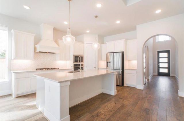 16 Clearview Terrace Place, Tomball, TX 77375
