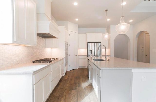 16 Clearview Terrace Place, Tomball, TX 77375