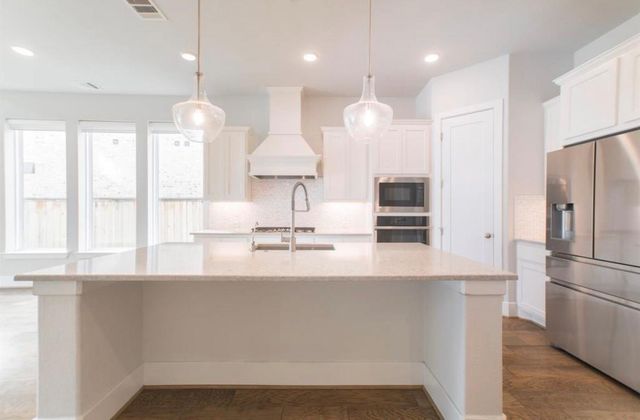 16 Clearview Terrace Place, Tomball, TX 77375