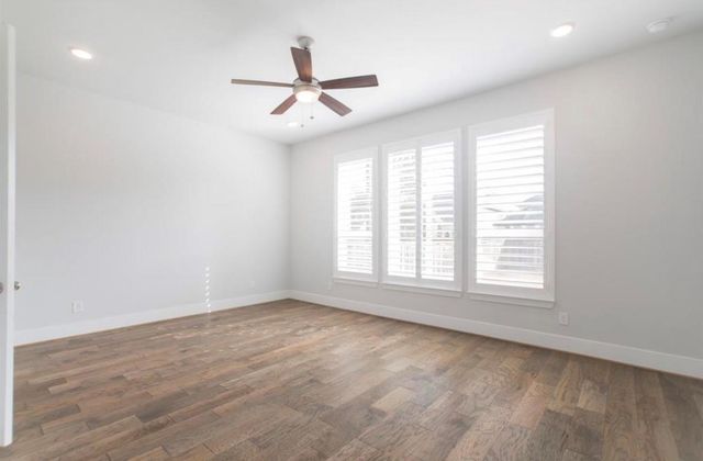 16 Clearview Terrace Place, Tomball, TX 77375