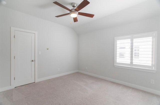 16 Clearview Terrace Place, Tomball, TX 77375