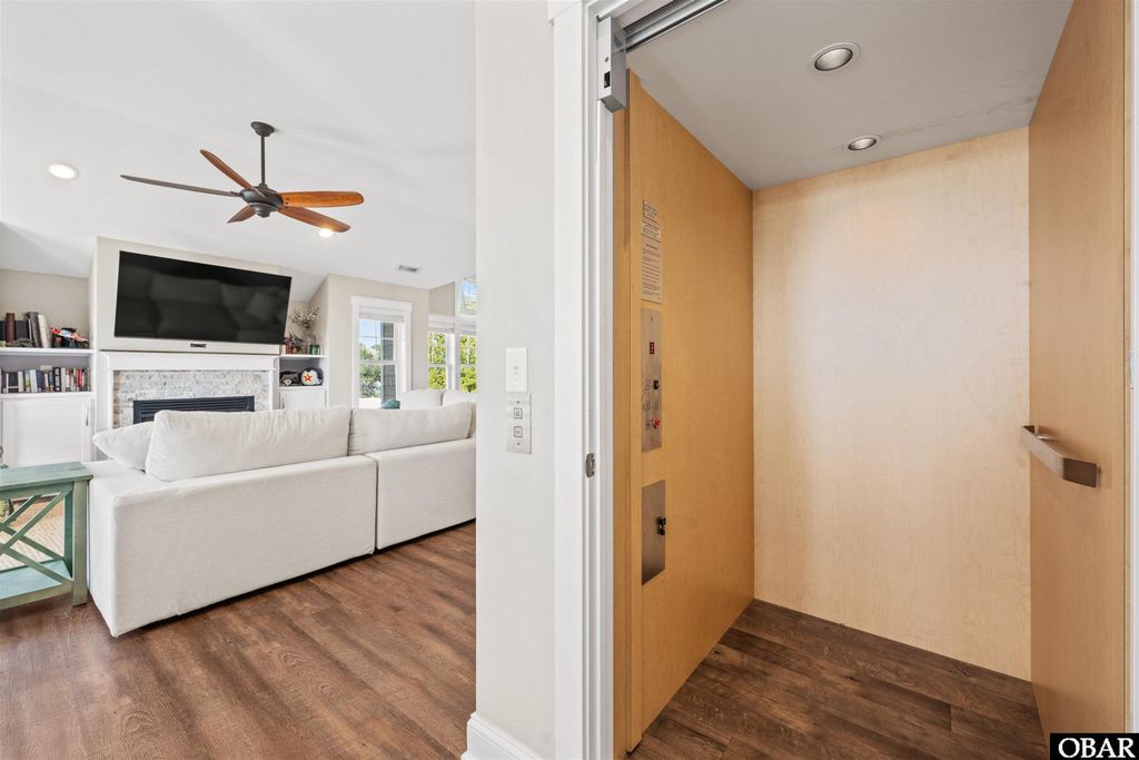 Image 18 of property listing at 3515 Bay Drive Lot 1, Kitty Hawk, NC 27949