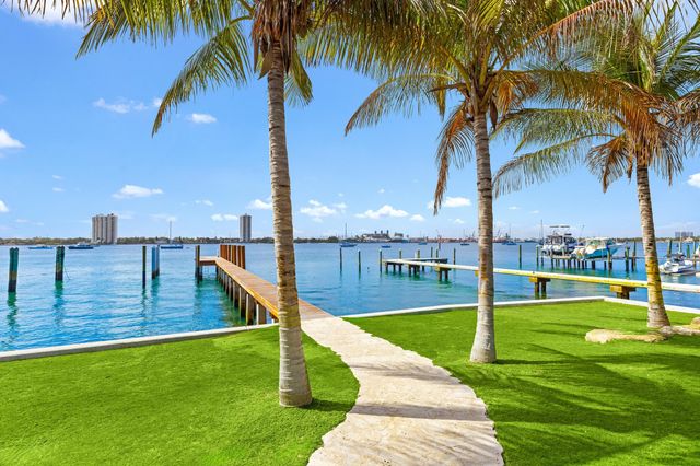 1265 N Lake Way, Palm Beach, FL 33480