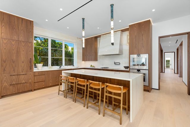 1265 N Lake Way, Palm Beach, FL 33480