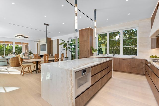 1265 N Lake Way, Palm Beach, FL 33480