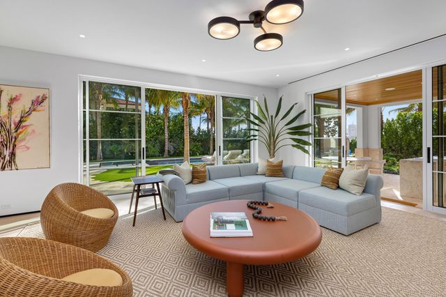 1265 N Lake Way, Palm Beach, FL 33480