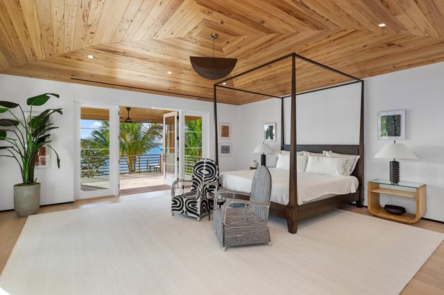 1265 N Lake Way, Palm Beach, FL 33480