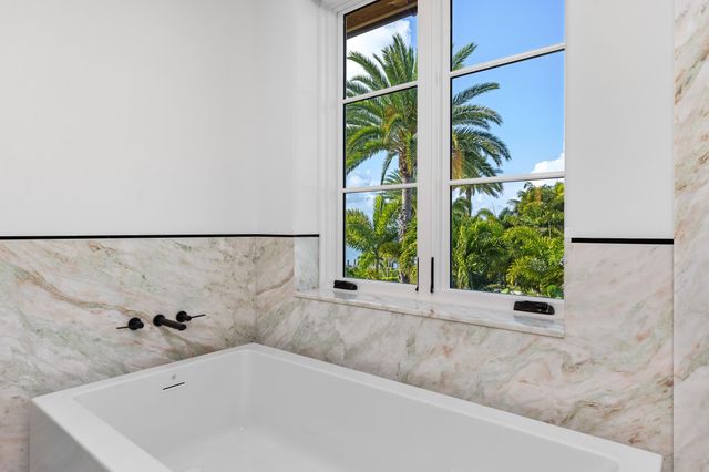 1265 N Lake Way, Palm Beach, FL 33480