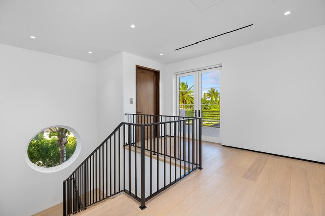 1265 N Lake Way, Palm Beach, FL 33480