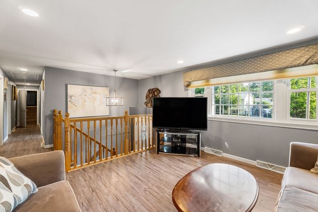 64 Brand Ave, Wilmington, MA 01887