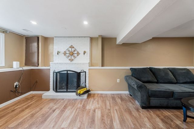 64 Brand Ave, Wilmington, MA 01887