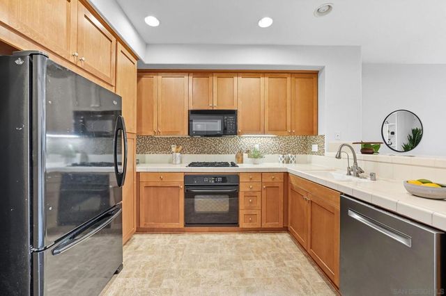 8783 Parkplace Ct, San Diego, CA 92123