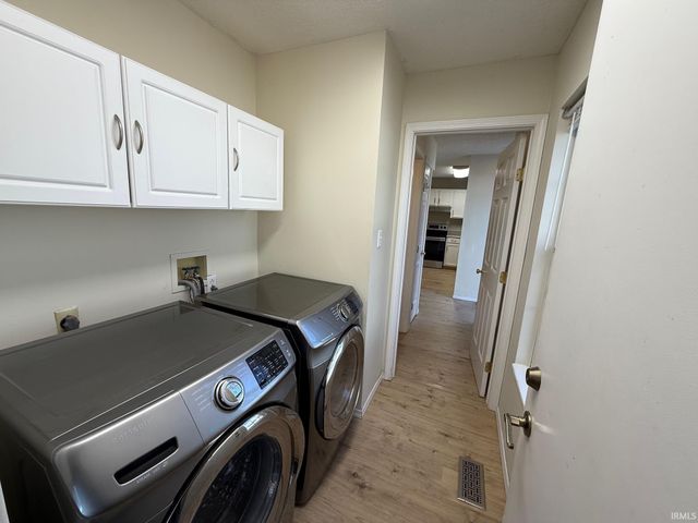 420 E Laurelwood Court, Bloomington, IN 47401