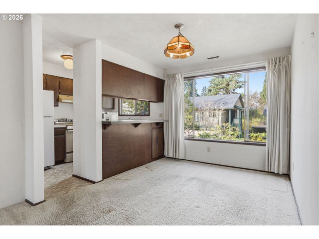 600 CHERRY Dr 3, Eugene, OR 97401