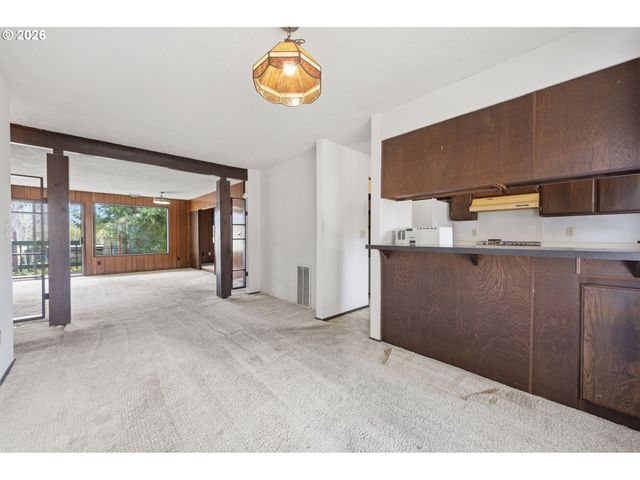 600 CHERRY Dr 3, Eugene, OR 97401