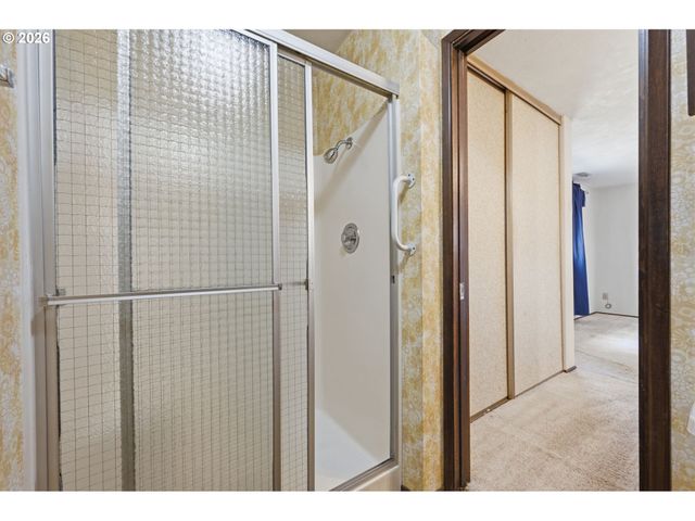 600 CHERRY Dr 3, Eugene, OR 97401