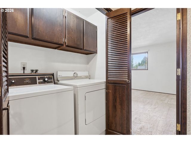 600 CHERRY Dr 3, Eugene, OR 97401