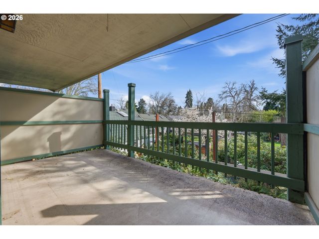 600 CHERRY Dr 3, Eugene, OR 97401