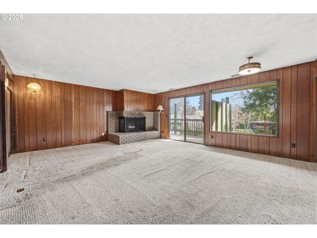 600 CHERRY Dr 3, Eugene, OR 97401