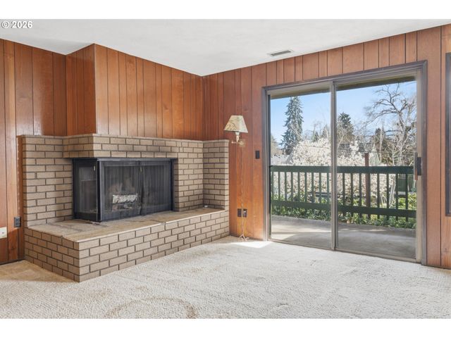 600 CHERRY Dr 3, Eugene, OR 97401