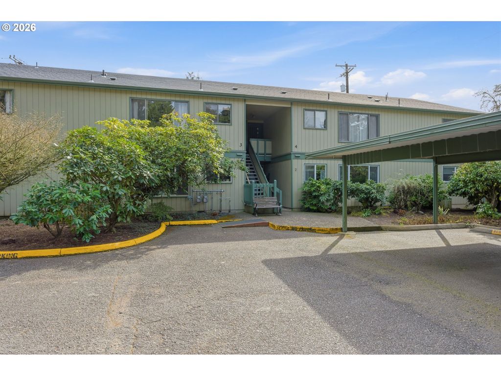 600 CHERRY Dr 3, Eugene, OR 97401