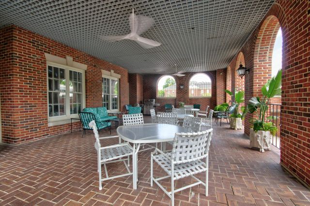 111 Woodland Avenue 211, Lexington, KY 40502