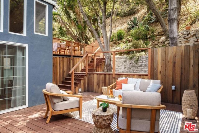 8460 Kirkwood Drive, Los Angeles, CA 90046