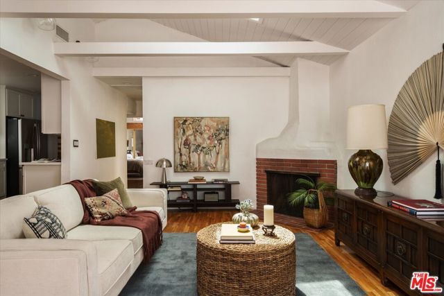 8460 Kirkwood Drive, Los Angeles, CA 90046