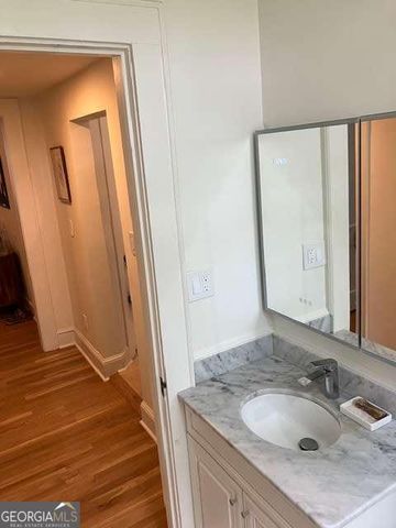 435 10th Street NE 18, Atlanta, GA 30309