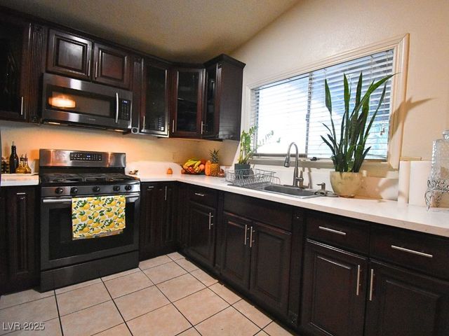 4311 Faberge Avenue, Las Vegas, NV 89115