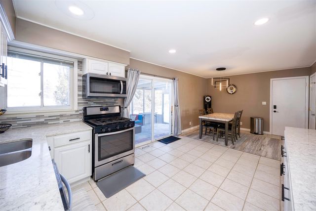 165 Harper Drive, Saline, MI 48176