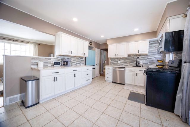 165 Harper Drive, Saline, MI 48176